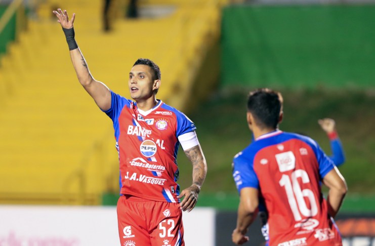 Xelajú MC derrotó 2-0 a Diriangén para seguir con vida en la Copa Centroamericana 2026.