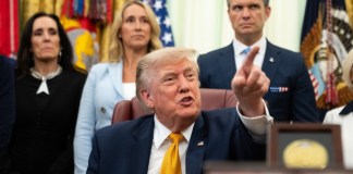 Trump medita destituir a fiscal por caso fallido de vandalismo en estanque reflectante de Washington Archivo del presidente de Estados Unidos, Donald Trump. Foto La Hora: EFE