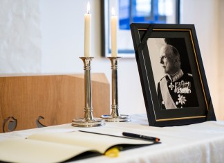 El rey de Noruega, Harald V, tras casi dos semanas hospitalizado, murió este viernes 28 de agosto a los 89 años.