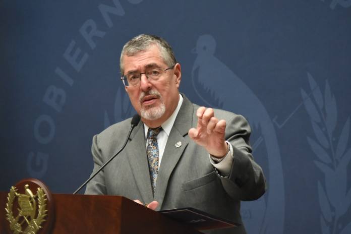 El presidente Arévalo mantiene en análisis las reformas al IUSI, sin mencionar hacía donde figura su decisión ante la ley.