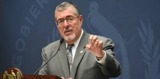 El presidente Arévalo mantiene en análisis las reformas al IUSI, sin mencionar hacía donde figura su decisión ante la ley.