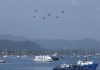 Helicópteros de diferentes Fuerzas Armadas participan en un ejercicio durante el evento de ejercicios multinacionales Panamax 2026 este jueves, en el Puerto de Cruceros en Ciudad de Panamá supervisado por Pete Hegseth. Foto La Hora: EFE