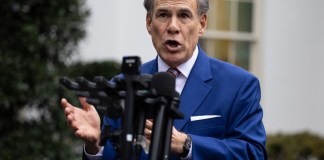 Texas pone pausa a la aprobación de nuevos centros de datos en el estado Fotografía de archivo del gobernador de Texas, Greg Abbott. Foto La Hora: EFE