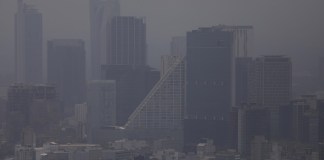 Asocian la contaminación atmosférica con una mayor actividad de la artritis reumatoide Panorámica de la Ciudad de México con contaminación del aire