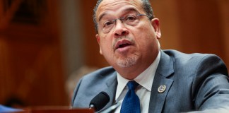 Minnesota demanda a Texas y pide la entrega de agente de ICE acusado de disparar a migrante Fotografía de archivo del fiscal general de Minesota, Keith Ellison. Foto La Hora: EFE