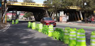 Anuncian cierre total en puente del Anillo Periférico sobre la Aguilar Batres para este miércoles El Ministerio de Comunicaciones instaló un soporte metálico sobre el puente del Anillo Periférico, el cual presenta daños.