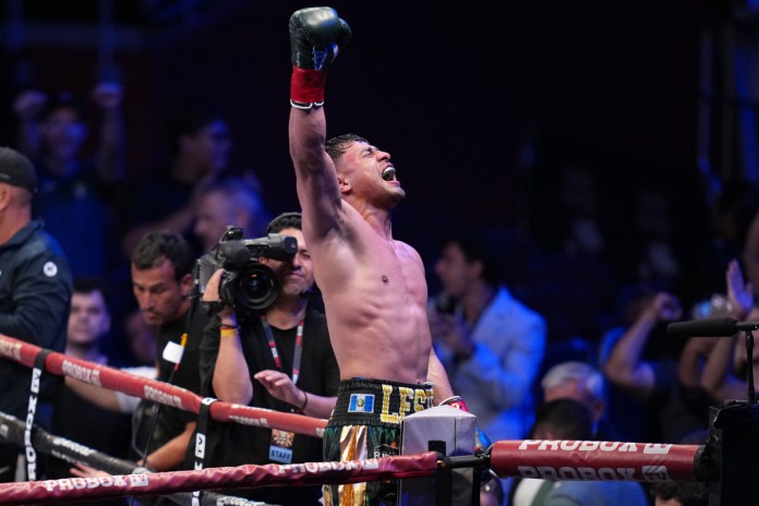 El boxeador guatemalteco Lester Martínez, tras defender exitosamente el campeonato interino supermediano del CMB, espera a su próximo rival.