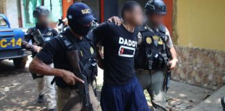 Alias El "Ángel", presunto pandillero del Barrio 18 capturado en Escuintla. Foto La Hora: PNC