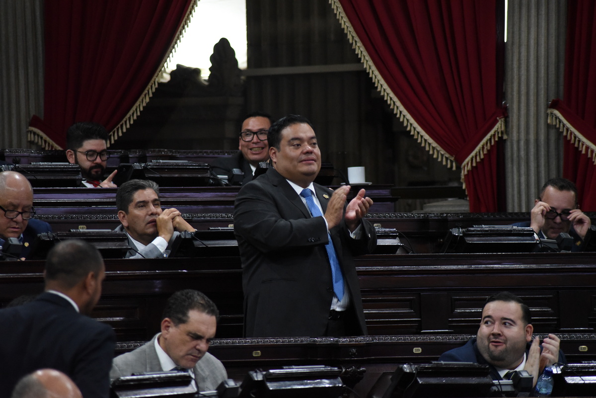 El diputado Allan Rodríguez durante la elección de magistrados del Tribunal Supremo Electoral, en marzo pasado. Foto La Hora: José Orozco.