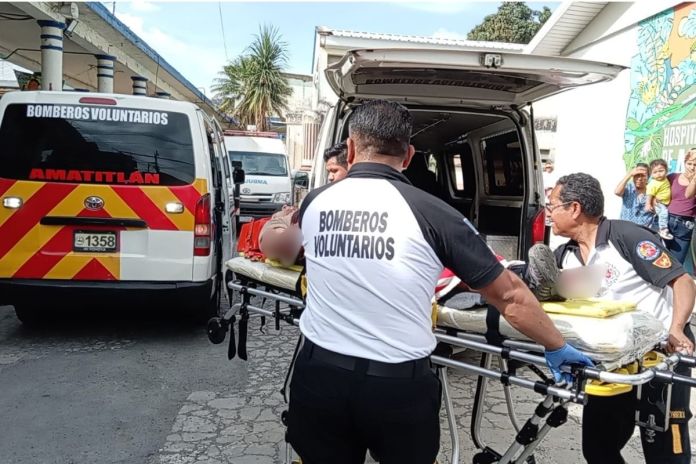 Artes LH (10) Accidente múltiple en ruta al Pacífico deja cuatro personas heridas. Foto La Hora: CVB.