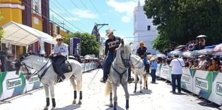 PNC anuncia plan de seguridad para ferias y prohíbe armas en actividades. Foto La Hora: Desfiles hípicos Guatemala.