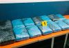 Vehículo de encomiendas es sorprendido cuando transportaba 14 paquetes con marihuana. Foto La Hora: PNC.
