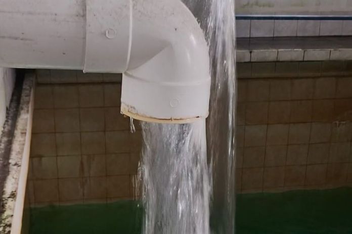 Agua en Honduras En la foto un tubo de agua