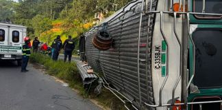 DGT sanciona con Q20 mil a bus que volcó en Quiché por no contar con limitador de velocidad DGT determinó que la unidad no contaba con el Sistema Limitador de Velocidad (SLV) obligatorio. Foto La Hora: ASONBOMD.