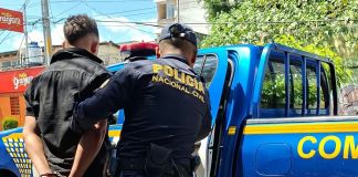 El hombre habría intentado huir y esconderse en una lavandería. Foto La Hora: PNC.