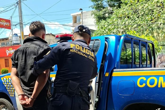 Artes LH (22) El hombre habría intentado huir y esconderse en una lavandería. Foto La Hora: PNC.