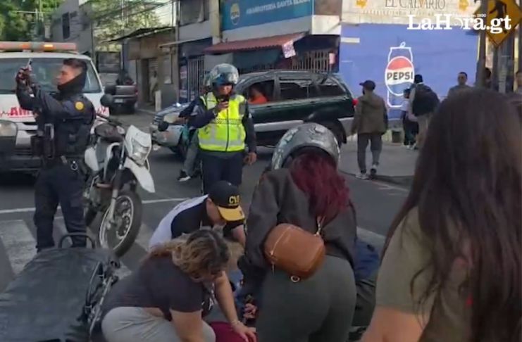 Accidentes en Aguilar Batres y Villa Nueva complican el tránsito con dirección a la capital Accidentes en Aguilar Batres y Villa Nueva complican el tránsito con dirección a la capital. Foto La Hora: Captura.