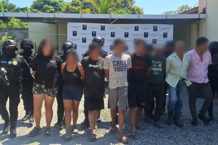 Artes LH (9) “Los Gatos” reciben condenas de hasta 145 años de prisión por secuestro y otros delitos. Foto La Hora: Mingob.