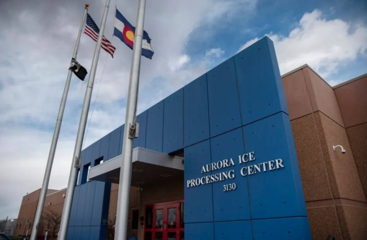 El centro de detención del Servicio de Inmigración y Control de Aduanas de los EE.UU. Foto La Hora: coloradosun.