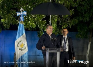 Bernardo Arévalo durante conferencia de prensa en donde explica la situación de los migrantes mexicanos que vienen a Guatemala. Foto La Hora: Daniel Ramírez