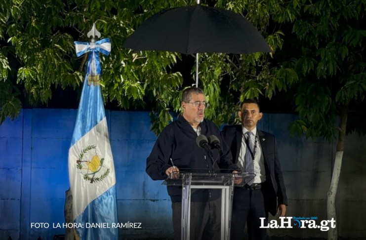 Bernardo Arévalo durante conferencia de prensa en donde explica la situación de los migrantes mexicanos que vienen a Guatemala. Foto La Hora: Daniel Ramírez