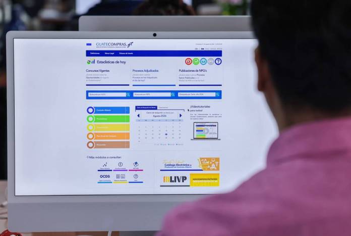 Minfin hace cambios y vuelve a abrir los portales para facilitar la transparencia. Foto La Hora: EFE