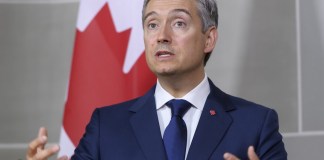 FRANCOIS PHILIPPE CHAMPAGNE (POLÍTICO CANADÁ)