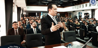 El magistrado Estuardo Cárdenas durante su audiencia ante la Corte de Constitucionalidad, donde cuestionó su traslado de la Cámara de Amparos y Antejuicios a la Cámara Civil.