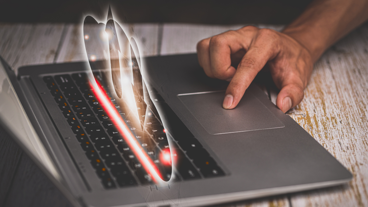 Acceder a herramientas que permitan a los trabajadores visualizar la última versión de un documento es clave para mantener la continuidad operativa. Foto: Canva.