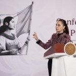 La presidenta de México, Claudia Sheinbaum, habla durante una rueda de prensa este lunes, en el Palacio Nacional en Ciudad de México (México). Foto La Hora: EFE