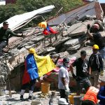 El terremoto en Colombia, que tuvo una magnitud de 7.4, fue causado por un fenómeno conocido como subducción de placas.
