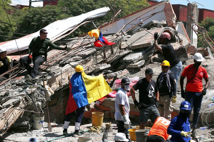 Colombia Terremoto El terremoto en Colombia, que tuvo una magnitud de 7.4, fue causado por un fenómeno conocido como subducción de placas.
