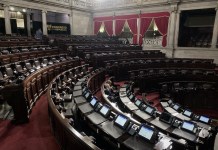 Los diputados deberán conocer los cambios a la Ley de Probidad y Responsabilidades de Funcionarios y Empleados Públicos, que impulsan algunos de sus compañeros. Foto: La Hora