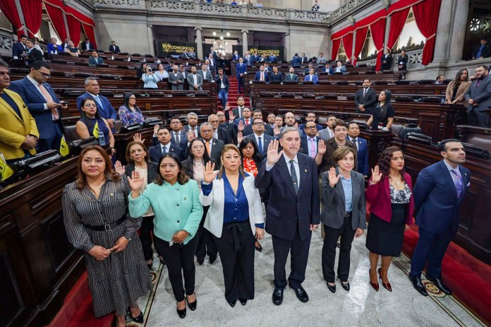 Congreso juramenta a comisionados Juramentación de la Comisión de Postulación del jefe de la Contraloría. Foto La Hora: Organismo Legislativo