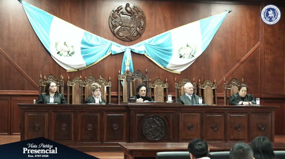 Los magistrados de la Corte de Constitucionalidad durante la audiencia en la que conocieron el amparo presentado por Estuardo Cárdenas contra su traslado de la Cámara de Amparos a la Cámara Civil.