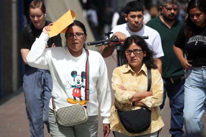 Jornada de altas temperaturas en Lima La OIT advierte que los efectos del fenómeno El Niño, impactará el empleo, sobre todo en aquellos países en donde la informalidad es alta. Foto La Hora: EFE.