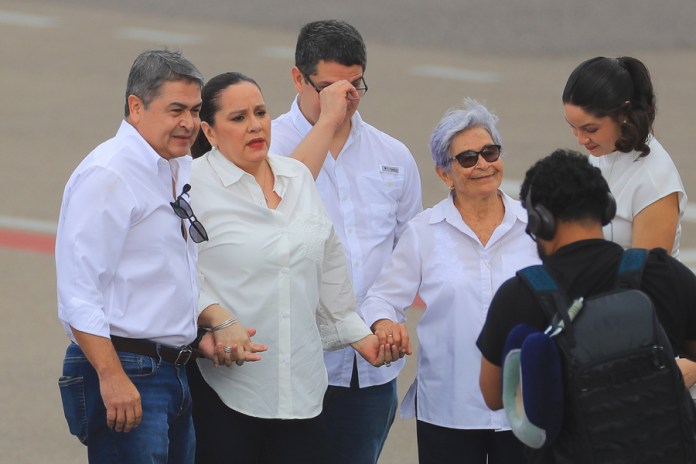 Juan Orlando Hernández regresa a Honduras