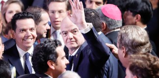 Aficionados al fútbol lanzan una petición para exigir la renuncia de Gianni Infantino y una reforma profunda de la FIFA tras la crisis por el fallido proyecto FIFA Forward Enterprise. Foto La Hora: EFE