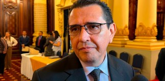 El fiscal general, Gabriel García Luna, confirma que abrió una investigación derivado del reportaje de La Hora sobre venta de plazas en el Organismo Judicial. Foto La Hora: Diego España