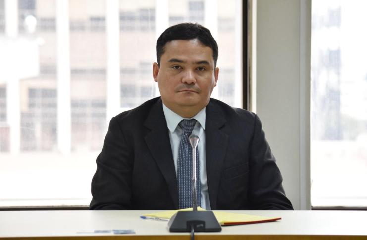 Fredy Orellana, juez del Juzgado Séptimo Penal, enfrenta una solicitud de retiro de antejuicio presentada por el MP por una denuncia de presunta corrupción. Foto La Hora: Daniel Ramírez.