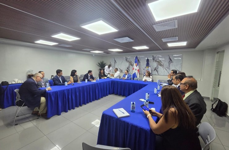 Guatemala busca en República Dominicana experiencias para convertir leyes en resultados económicos Delegación de la Mesa de Infraestructura evalúa modelos de APP y gestión portuaria en visita clave tras aprobarse nuevas leyes en el país. Foto La Hora: Cortesía Fundesa