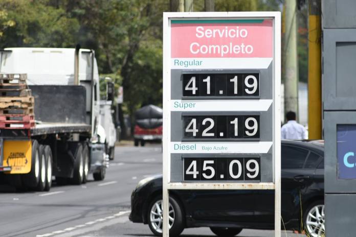 Precios de combustibles 6 de agosto. Foto La Hora: José Orozco.
