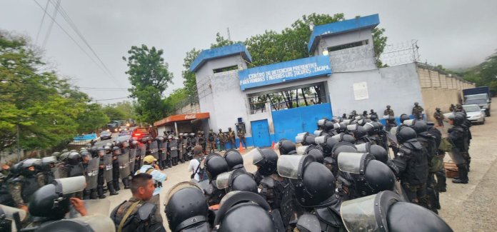 HQFgATcWgAAjk9a Una requisa en la cárcel "Los Jocotes", en Zacapa, busca desarticular redes de extorsión y el hallazgo de objetos ilicitos.