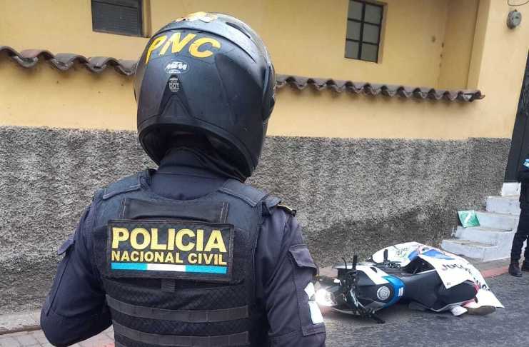 Un presunto sicario fue abatido y un menor remitido tras un ataque armado y una persecución policial.
