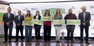BANRURAL transforma la pasión por el fútbol en más de Q1 millón para la beneficencia BANRURAL hizo entrega de cheques simbólicos de los donativos para cinco organizaciones benéficas. Foto: José Orozco / La Hora.
