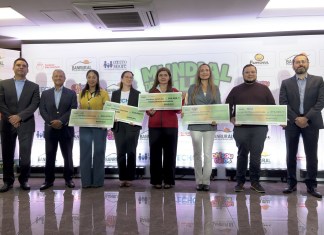 BANRURAL hizo entrega de cheques simbólicos de los donativos para cinco organizaciones benéficas. Foto: José Orozco / La Hora.