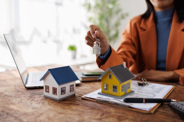 El beneficio directo del IUSI es para los propietarios de viviendas, no así para lo que rentan. Foto La Hora: Shutterstock