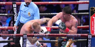 Lester Martínez (d) de Guatemala se enfrenta a Luka Plantic de Croacia este sábado, en un pelea por el título mundial interino peso supermediano del Consejo Mundial de Boxeo (CMB) en el Galen Center en Los Ángeles (Estados Unidos). EFE/ Jordy Marsono