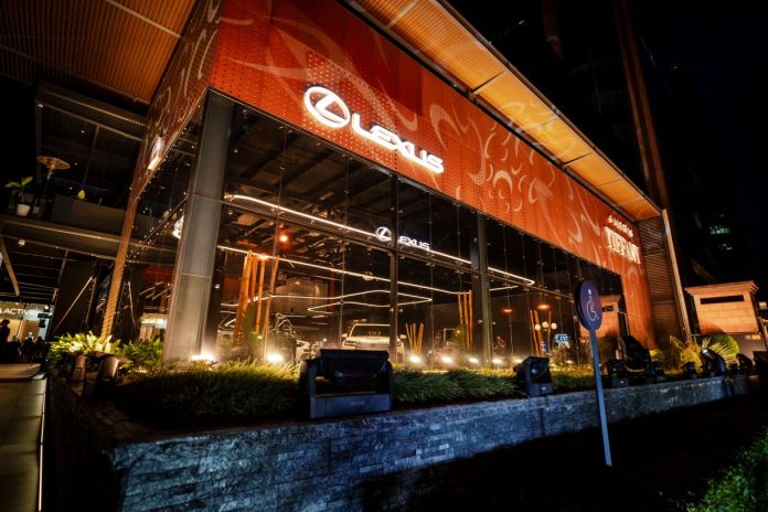 La marca, con respaldo de Cofiño, inauguró su nueva sala de ventas en Tiffany, zona 14. Foto La Hora: Cortesía Lexus