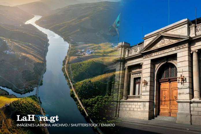 Representación de propuesta de ley de aguas en el Congreso de la República. Arte La Hora: Alejandro Ramírez